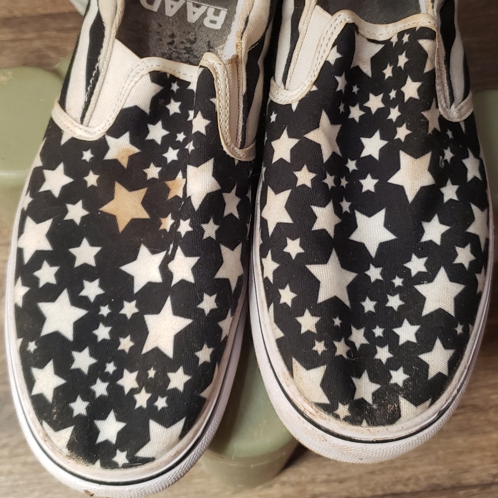 RAAD Shop slip on style shoes!